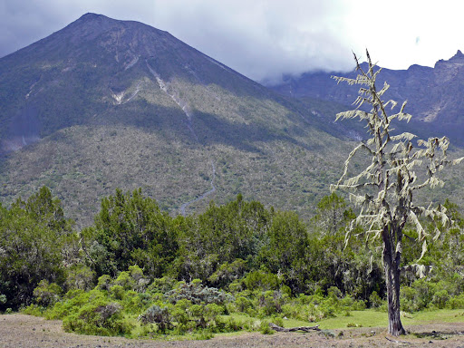 4 Days Mount Meru Hike